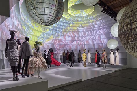 christian dior exhibits 2017